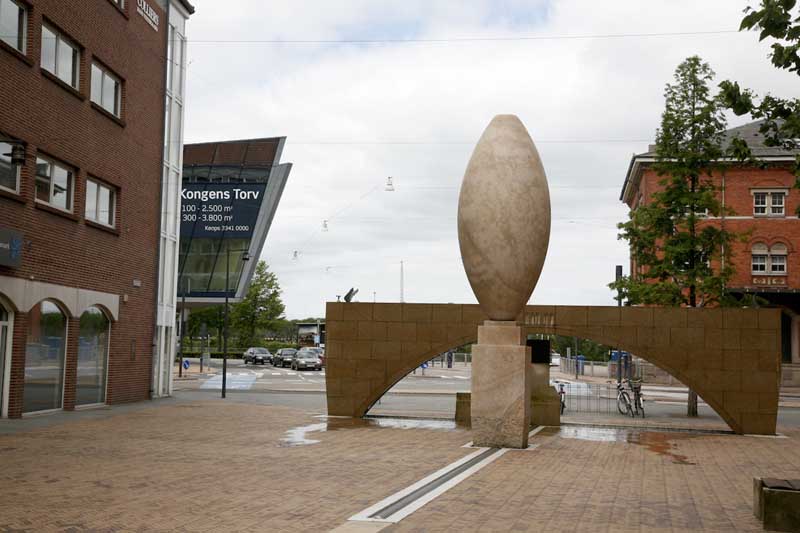 w-DK_9046-sculpture-oeuf-Odense