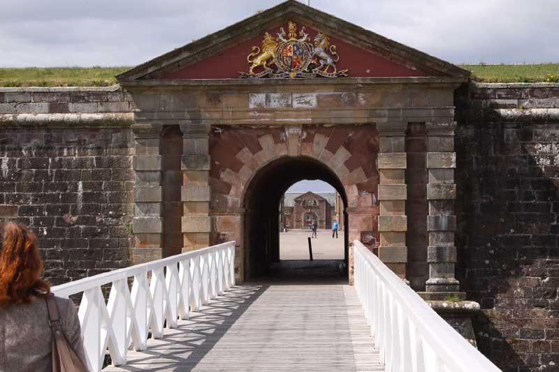 w-scot_7294-Fort_WIlliam-intrance